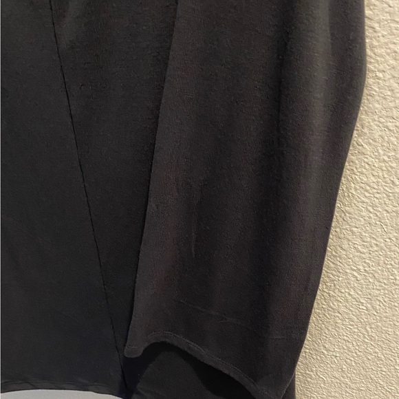 Indigo Threads charcoal top with back detail. - Picture 5 of 6